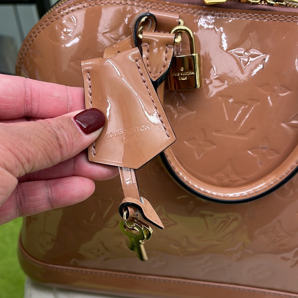 ❌SOLD❌Louis Vuitton Alma PM ❌SOLD ❌ - Picture 2 of 11